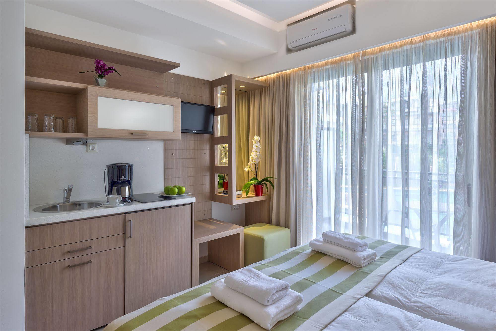 Leonidas Hotel & Apartments Rethymno  ภายนอก รูปภาพ