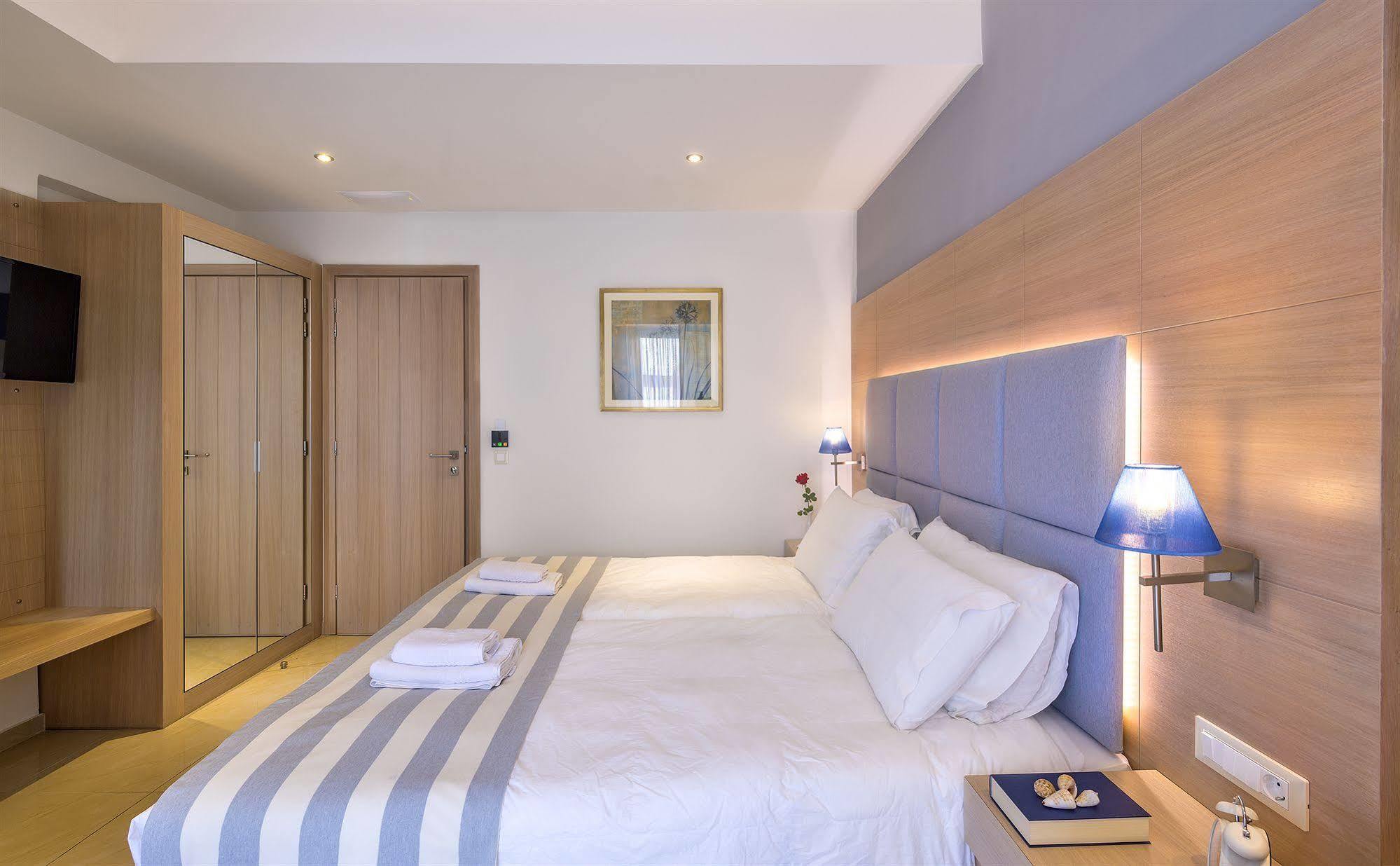 Leonidas Hotel & Apartments Rethymno  ภายนอก รูปภาพ